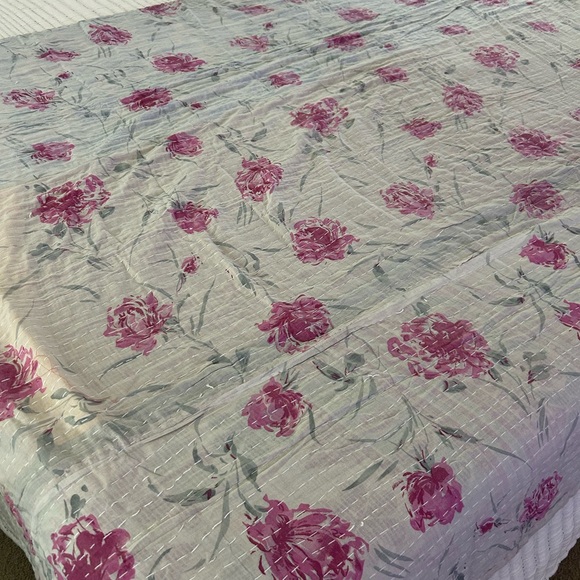 Floral Gray and Pink Kantha Quilt - Picture 2 of 3